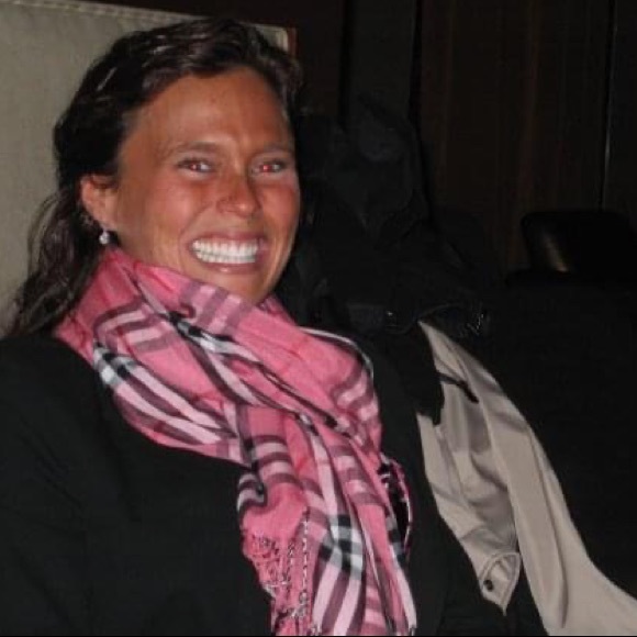 Posh Ambassador Andrea & her 🐶🐶 assistants! - Picture 6 of 7